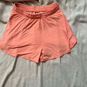 Old Navy Women's Peach Athletic Shorts